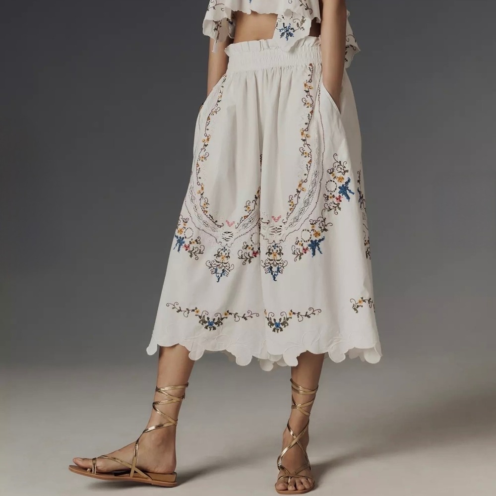 Anthropologie White Embroidered Pull-On Culottes Wide Leg Shorts Pants Size L
